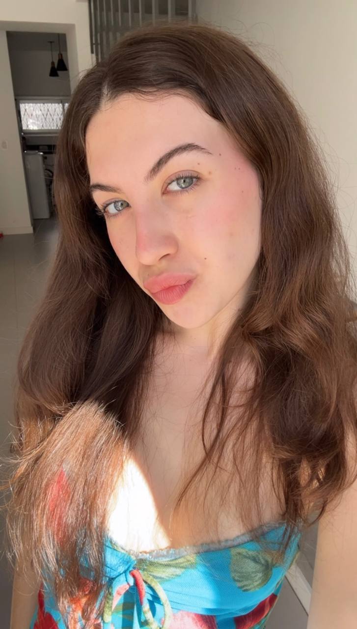 Nude girl Amber in Chifeng