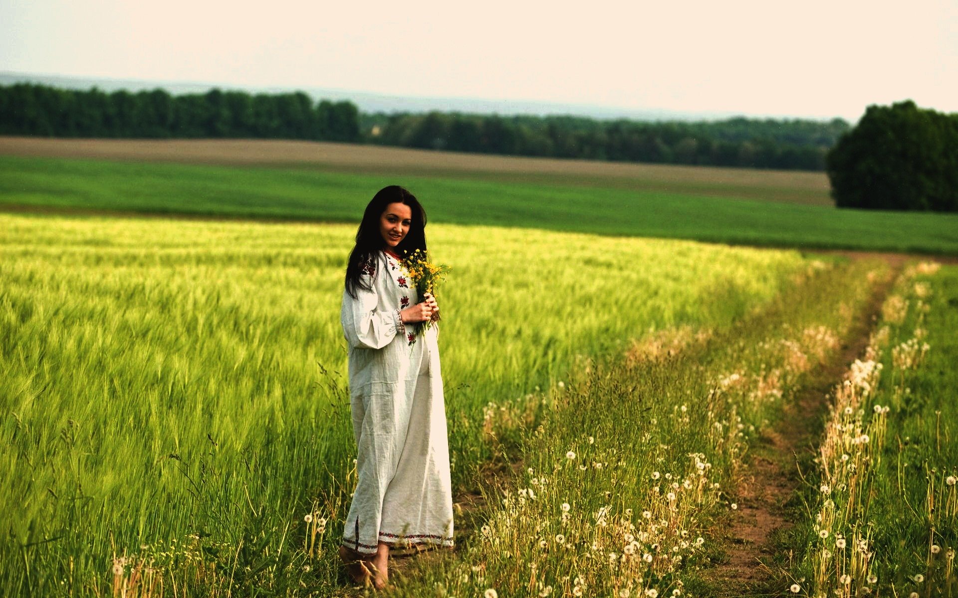 Women in Slavic costumes in Chifeng