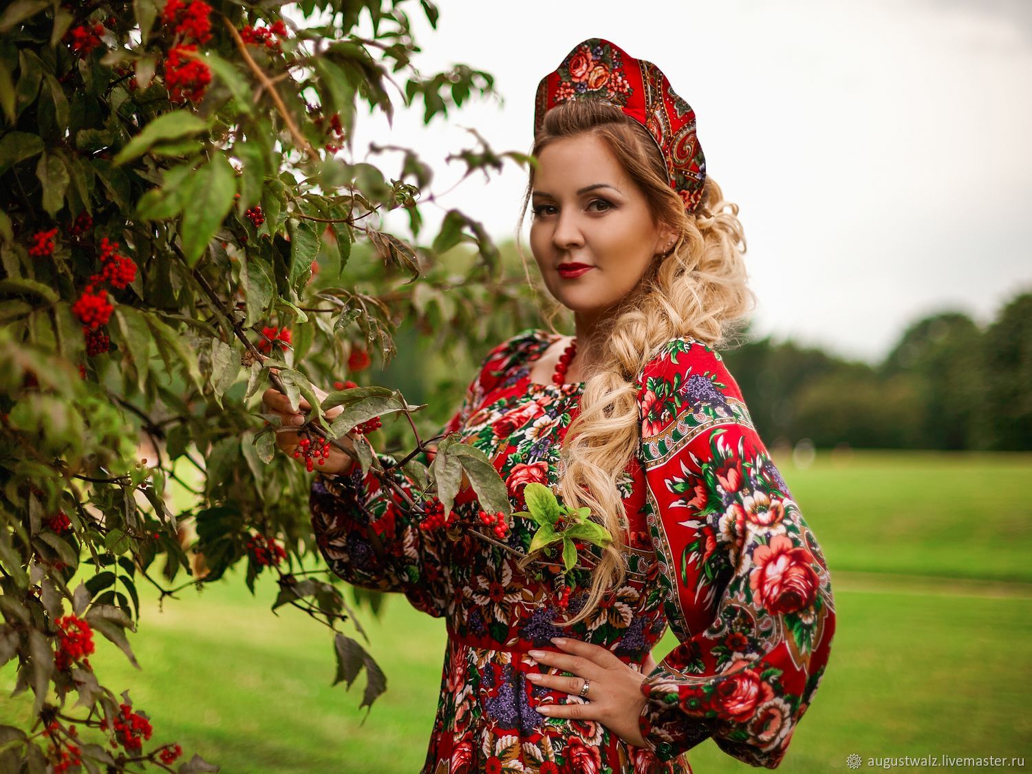 Women in Slavic costumes in Chifeng