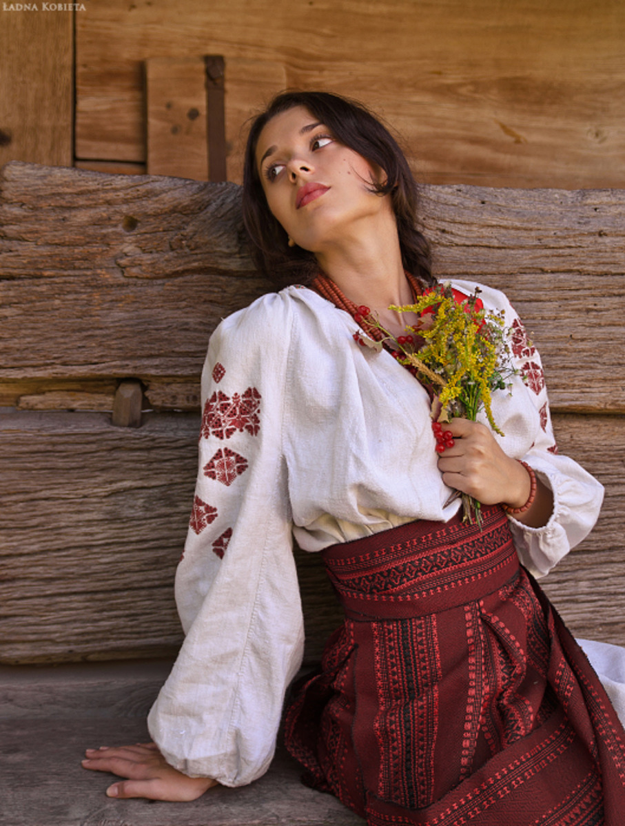 Girls in Slavic costumes in Chifeng