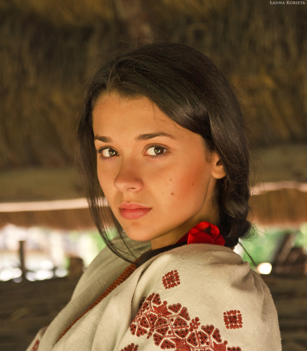 Girls in Slavic costumes in Chifeng