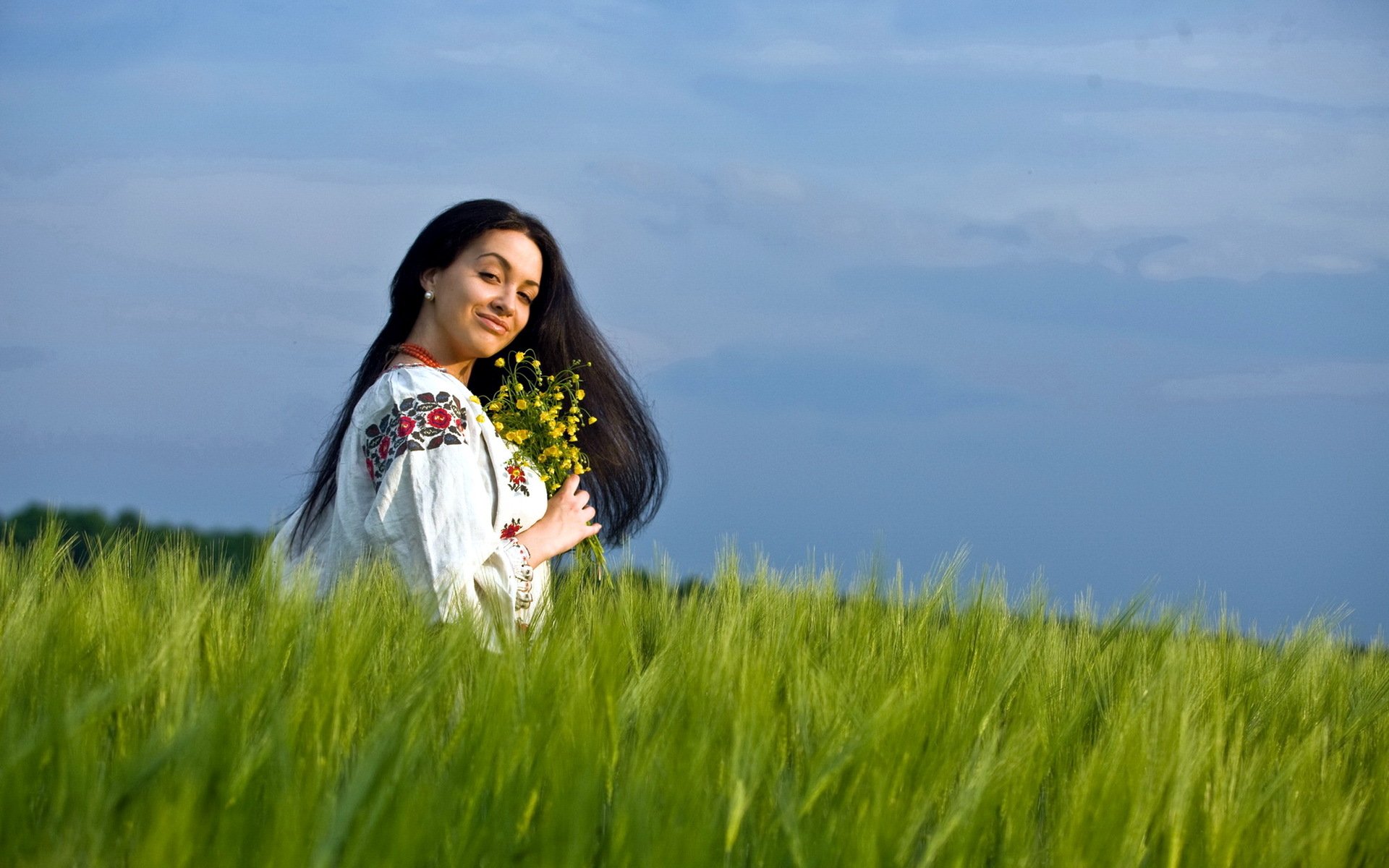 Girls in Slavic costumes in Chifeng