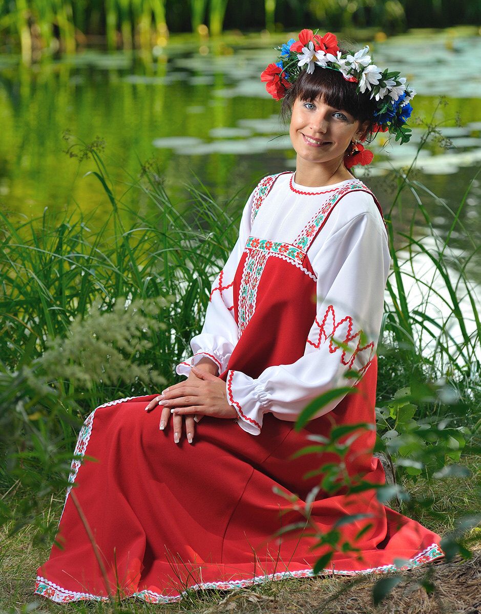 Beautiful girl Girls in Slavic costumes in Chifeng