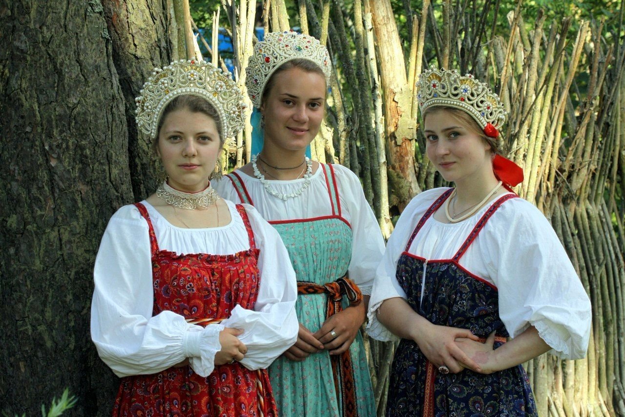 Sexy model Girls in Slavic costumes in Chifeng